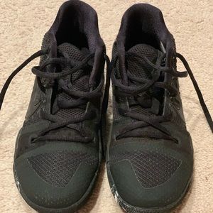 Kyrie Little Boys basketball shoes